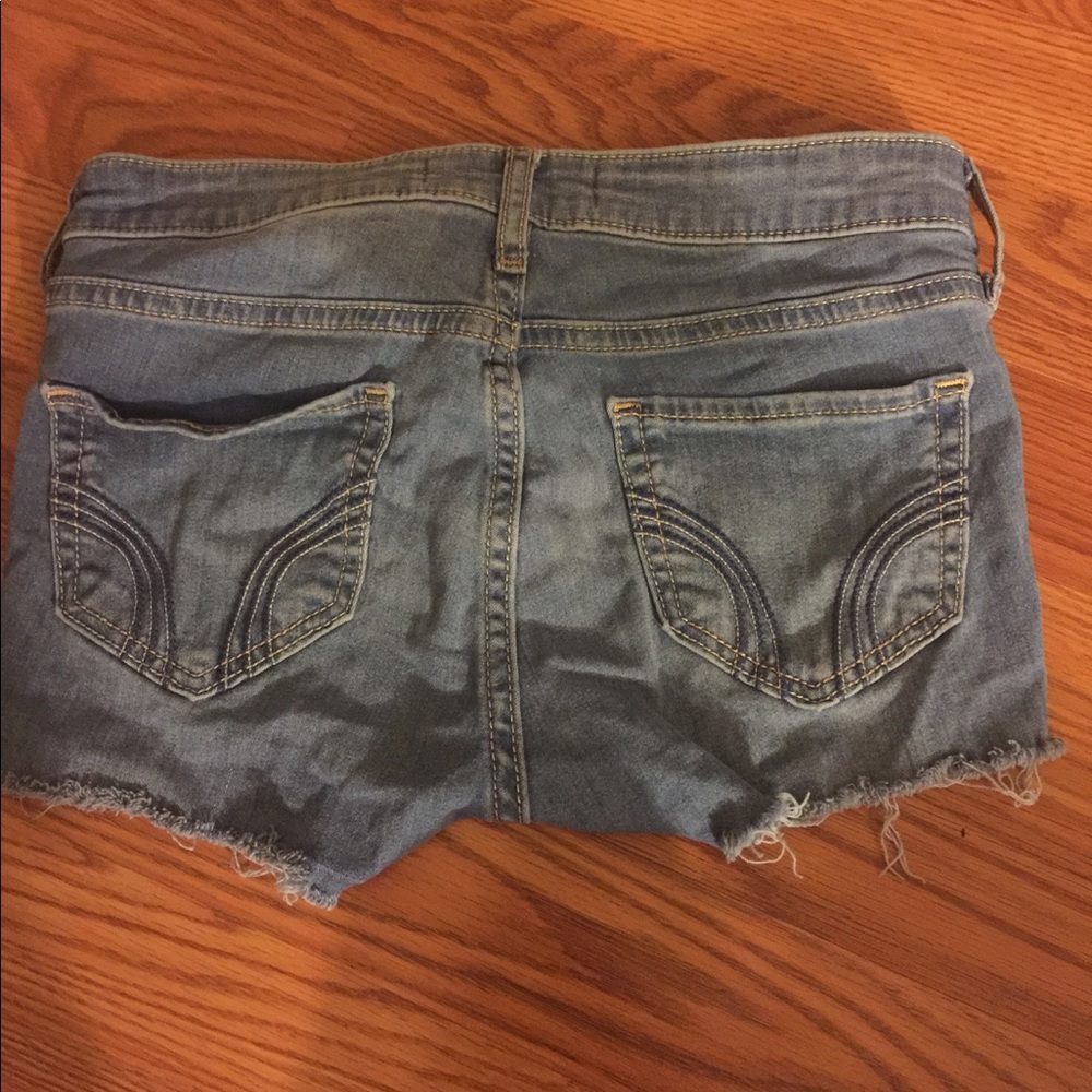 Shorts - Picture 2 of 3